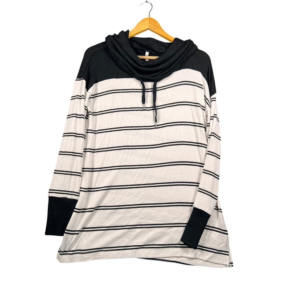 Live ♡ Well Lifestyle Sweater Women's Black/white striped Pullover Soft